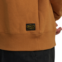 RVCA - DAY SHIFT FCREW M OTLR  - CAMEL - Crew Sweater